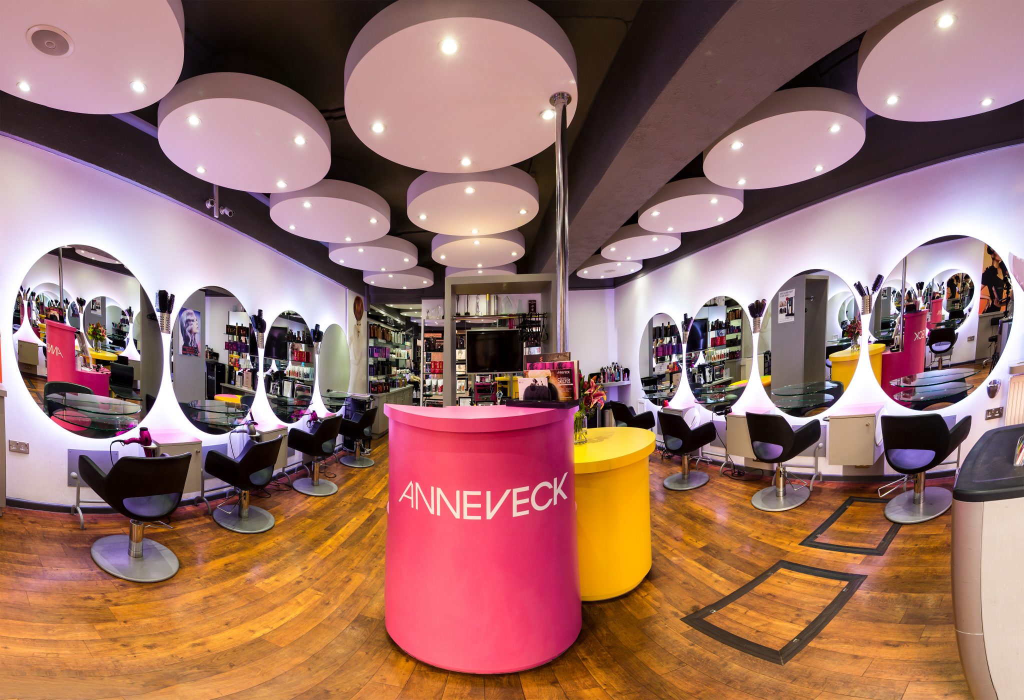 Oxford hairdresser contributes to online sustainability panel